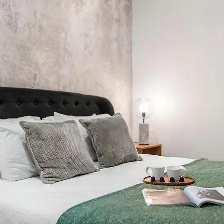 Cozy New Space W Bomb Shelter Steps From Beach M7 Tel Aviv Exterior photo