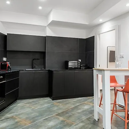 Cozy New Space W Bomb Shelter Steps From Beach M7 Tel Aviv Exterior photo